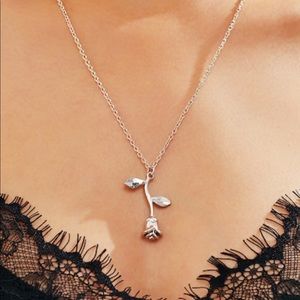 Silver rose pendant necklace